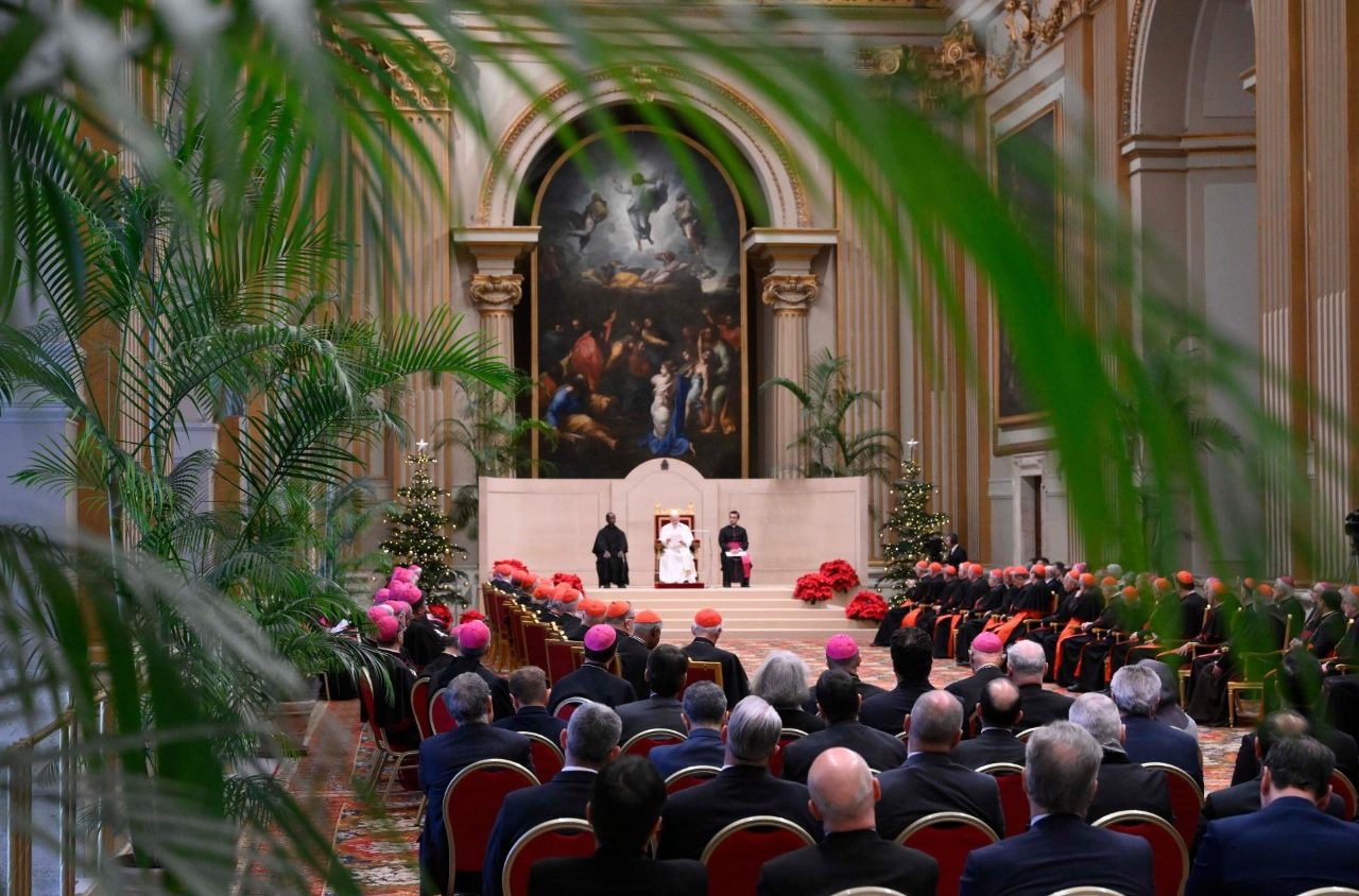 Đức Thánh Cha gặp gỡ giáo triều Roma nhân dịp Giáng Sinh và Năm Mới